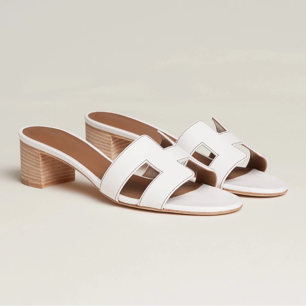New in Box HERMÈS White Calfskin Oasis Sandals